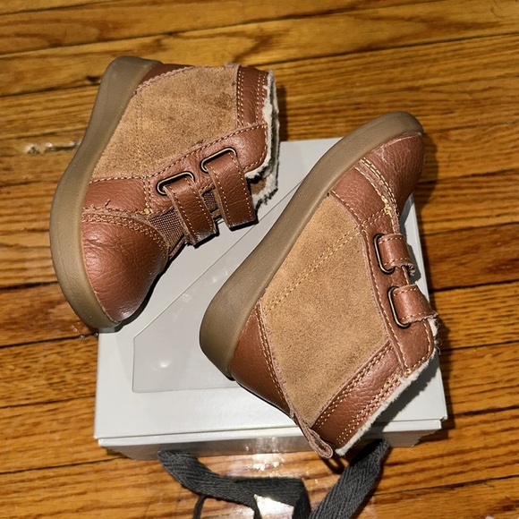 Baby UGG Rennon booties - Picture 5 of 7